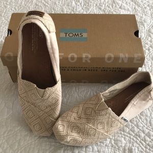 Toms women’s classic whisper diamond woven